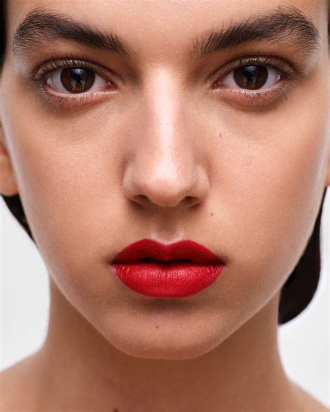 prada r28 lipstick